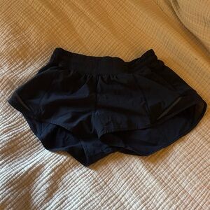 Lululemon Hotty Hot 2.5” Shorts
